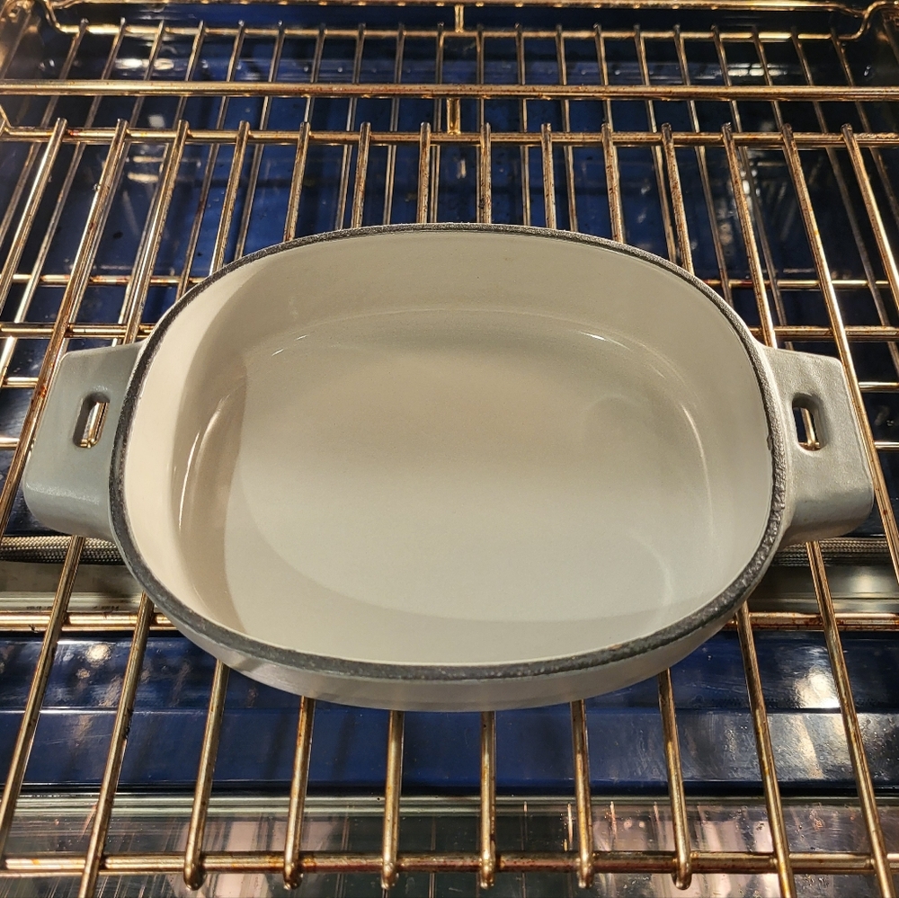 Pampered Chef 1-qt. (1-L) Enameled Cast Iron Baker in Grey - Picture 2 of 4